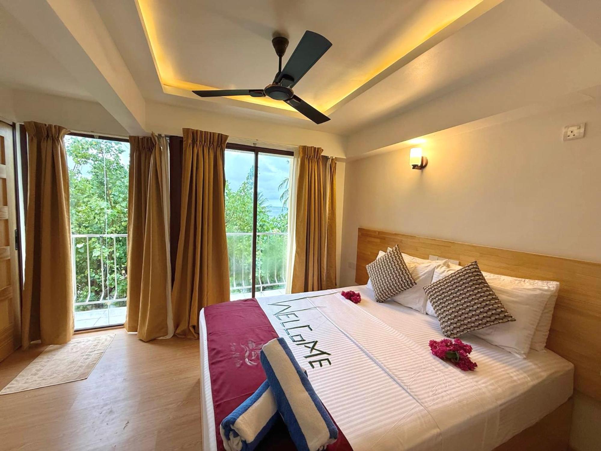 Ocean Lilly Inn Hangnaameedhoo Екстериор снимка